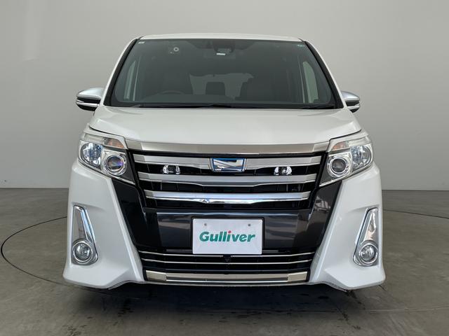 ノア ハイブリッドＳｉ　ダブルバイビー　純正１０インチナビ　バックカメラ　フリップダウンモニター　トヨタセーフティセンス　クルーズコントロール　先行車告知機能　両側パワースライドドア　前後ドライブレコーダー　ハーフレザーシート　ＬＥＤライト（4枚目）