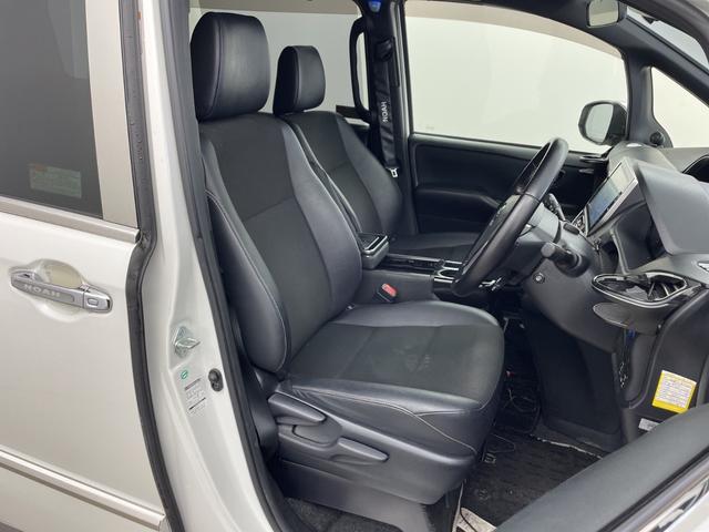 ノア ハイブリッドＳｉ　ダブルバイビー　純正１０インチナビ　バックカメラ　フリップダウンモニター　トヨタセーフティセンス　クルーズコントロール　先行車告知機能　両側パワースライドドア　前後ドライブレコーダー　ハーフレザーシート　ＬＥＤライト（10枚目）