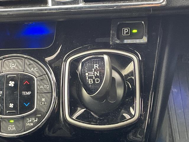 ノア ハイブリッドＳｉ　ダブルバイビー　純正１０インチナビ　バックカメラ　フリップダウンモニター　トヨタセーフティセンス　クルーズコントロール　先行車告知機能　両側パワースライドドア　前後ドライブレコーダー　ハーフレザーシート　ＬＥＤライト（30枚目）