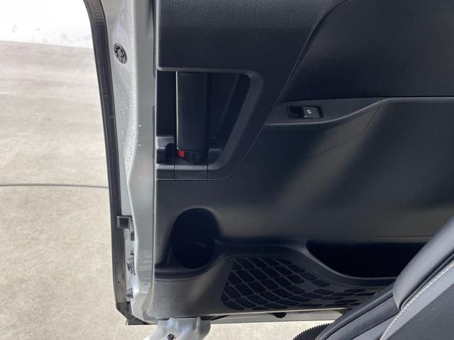 ノア ハイブリッドＳｉ　ダブルバイビー　純正１０インチナビ　バックカメラ　フリップダウンモニター　トヨタセーフティセンス　クルーズコントロール　先行車告知機能　両側パワースライドドア　前後ドライブレコーダー　ハーフレザーシート　ＬＥＤライト（72枚目）