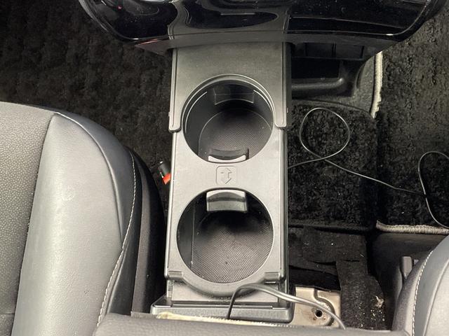 ノア ハイブリッドＳｉ　ダブルバイビー　純正１０インチナビ　バックカメラ　フリップダウンモニター　トヨタセーフティセンス　クルーズコントロール　先行車告知機能　両側パワースライドドア　前後ドライブレコーダー　ハーフレザーシート　ＬＥＤライト（76枚目）