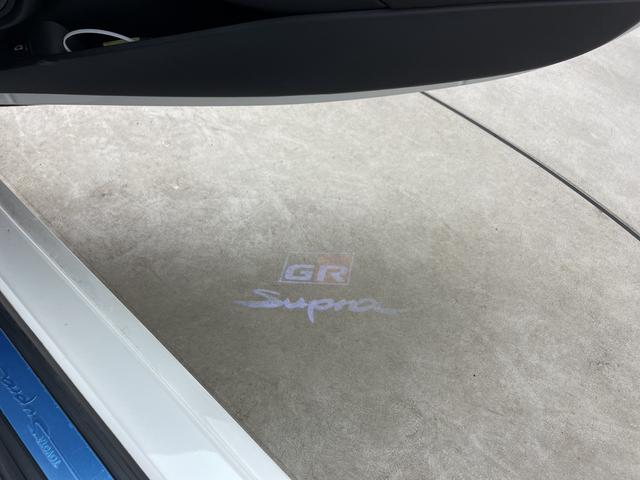 �w�b�h���C�g��p�K���X�R�[�e�B���O�w�w�b�h���C�g�R�[�g�x�̓K���X�햌�ŉ��΂݂Ȃǂ̕\�ʗ򉻂̗\�h�┭�~���ʂŉ���̕t����}��������ʂ����҂ł��܂��B