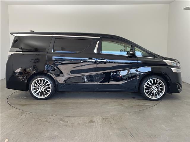 ヴェルファイア ２．５Ｘ　社外８型ナビ・フルセグ・バックカメラ・ＥＴＣ・ドラレコ・レーントレーシングアシスト・レーダークルーズコントロール・クリアランスソナー・電動スライド・ＬＥＤオートライト・社外２０インチアルミ・スペアキー（7枚目）