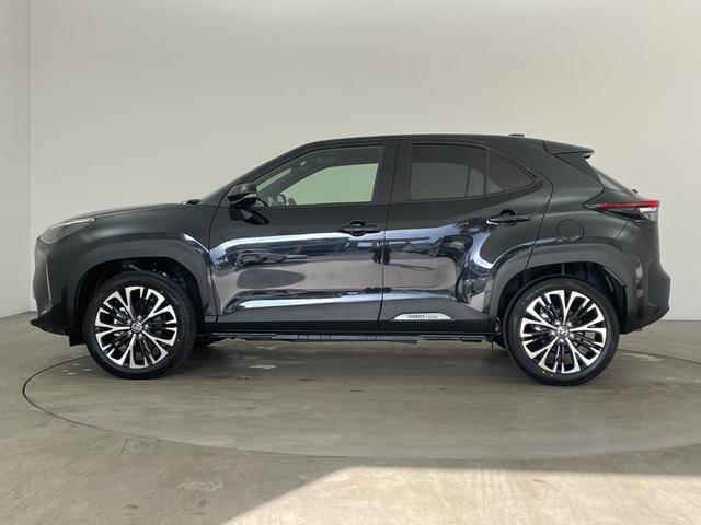 ヤリスクロス ハイブリッドZ ・登録済未使用車・プリクラッシュセーフティ・レーンディバチャーアラート・先行車発進告知・誤発進抑制機能・純正ディスプレイオーディオ・全方位カメラ・HDMI・前席シートヒーター・パワーシート・ETC(6枚目)