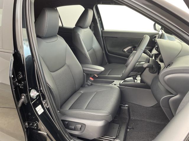 ヤリスクロス ハイブリッドZ ・登録済未使用車・プリクラッシュセーフティ・レーンディバチャーアラート・先行車発進告知・誤発進抑制機能・純正ディスプレイオーディオ・全方位カメラ・HDMI・前席シートヒーター・パワーシート・ETC(9枚目)