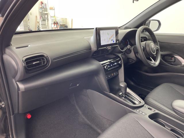 ヤリスクロス ハイブリッドZ ・登録済未使用車・プリクラッシュセーフティ・レーンディバチャーアラート・先行車発進告知・誤発進抑制機能・純正ディスプレイオーディオ・全方位カメラ・HDMI・前席シートヒーター・パワーシート・ETC(15枚目)