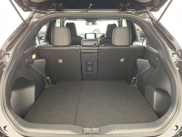 ヤリスクロス ハイブリッドZ ・登録済未使用車・プリクラッシュセーフティ・レーンディバチャーアラート・先行車発進告知・誤発進抑制機能・純正ディスプレイオーディオ・全方位カメラ・HDMI・前席シートヒーター・パワーシート・ETC(18枚目)