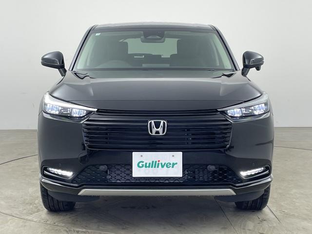 ヴェゼル ｅ：ＨＥＶ　Ｚ　・登録済未使用車・ホンダセンシング・衝突軽減ブレーキ・路外逸脱抑制機能・ＢＳＭ・アダプティブクルーズコントロール・踏み間違い防止・後退出庫サポート・純正ナビ・ＵＳＢ・置くだけ充電・ＥＴＣ・バックカメラ（4枚目）