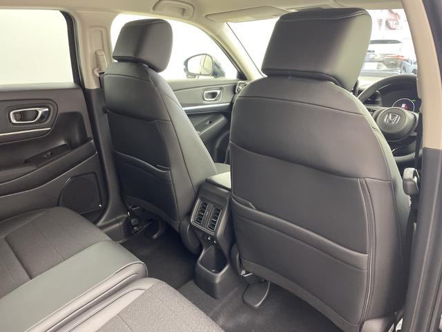 ヴェゼル ｅ：ＨＥＶ　Ｚ　・登録済未使用車・ホンダセンシング・衝突軽減ブレーキ・路外逸脱抑制機能・ＢＳＭ・アダプティブクルーズコントロール・踏み間違い防止・後退出庫サポート・純正ナビ・ＵＳＢ・置くだけ充電・ＥＴＣ・バックカメラ（10枚目）