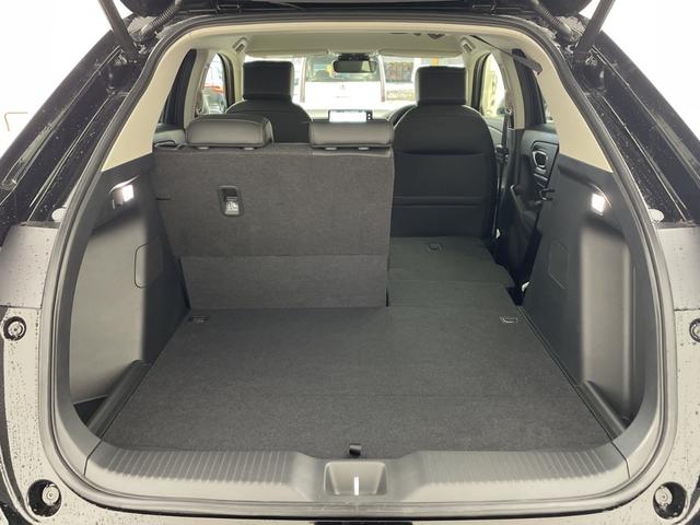 ヴェゼル ｅ：ＨＥＶ　Ｚ　・登録済未使用車・ホンダセンシング・衝突軽減ブレーキ・路外逸脱抑制機能・ＢＳＭ・アダプティブクルーズコントロール・踏み間違い防止・後退出庫サポート・純正ナビ・ＵＳＢ・置くだけ充電・ＥＴＣ・バックカメラ（16枚目）