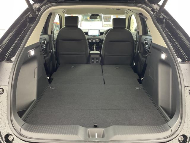 ヴェゼル ｅ：ＨＥＶ　Ｚ　・登録済未使用車・ホンダセンシング・衝突軽減ブレーキ・路外逸脱抑制機能・ＢＳＭ・アダプティブクルーズコントロール・踏み間違い防止・後退出庫サポート・純正ナビ・ＵＳＢ・置くだけ充電・ＥＴＣ・バックカメラ（17枚目）