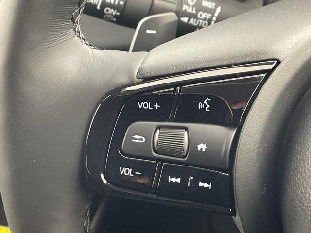 ヴェゼル ｅ：ＨＥＶ　Ｚ　・登録済未使用車・ホンダセンシング・衝突軽減ブレーキ・路外逸脱抑制機能・ＢＳＭ・アダプティブクルーズコントロール・踏み間違い防止・後退出庫サポート・純正ナビ・ＵＳＢ・置くだけ充電・ＥＴＣ・バックカメラ（22枚目）