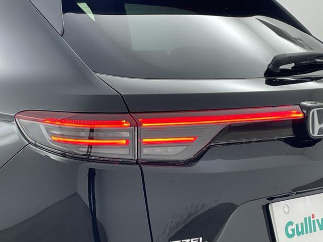 ヴェゼル ｅ：ＨＥＶ　Ｚ　・登録済未使用車・ホンダセンシング・衝突軽減ブレーキ・路外逸脱抑制機能・ＢＳＭ・アダプティブクルーズコントロール・踏み間違い防止・後退出庫サポート・純正ナビ・ＵＳＢ・置くだけ充電・ＥＴＣ・バックカメラ（41枚目）