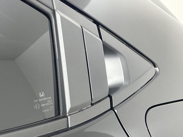 ヴェゼル ｅ：ＨＥＶ　Ｚ　・登録済未使用車・ホンダセンシング・衝突軽減ブレーキ・路外逸脱抑制機能・ＢＳＭ・アダプティブクルーズコントロール・踏み間違い防止・後退出庫サポート・純正ナビ・ＵＳＢ・置くだけ充電・ＥＴＣ・バックカメラ（48枚目）