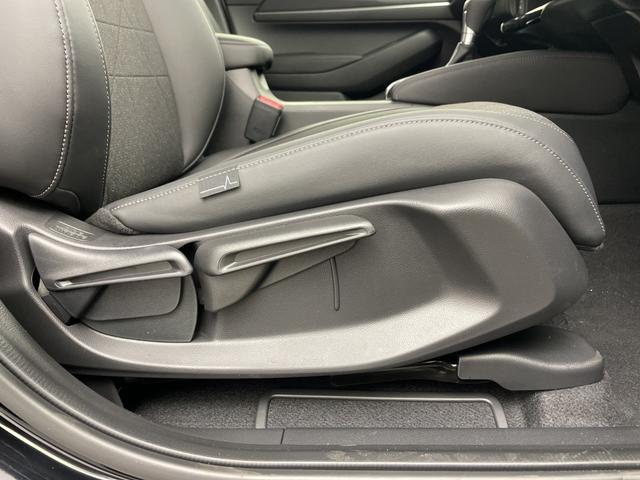 ヴェゼル ｅ：ＨＥＶ　Ｚ　・登録済未使用車・ホンダセンシング・衝突軽減ブレーキ・路外逸脱抑制機能・ＢＳＭ・アダプティブクルーズコントロール・踏み間違い防止・後退出庫サポート・純正ナビ・ＵＳＢ・置くだけ充電・ＥＴＣ・バックカメラ（69枚目）