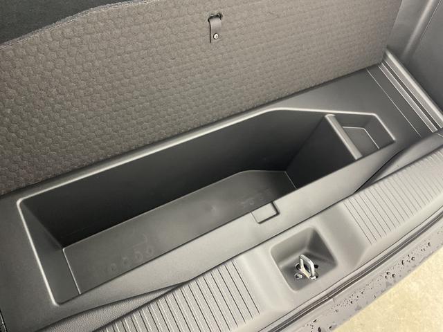 ヴェゼル ｅ：ＨＥＶ　Ｚ　・登録済未使用車・ホンダセンシング・衝突軽減ブレーキ・路外逸脱抑制機能・ＢＳＭ・アダプティブクルーズコントロール・踏み間違い防止・後退出庫サポート・純正ナビ・ＵＳＢ・置くだけ充電・ＥＴＣ・バックカメラ（78枚目）