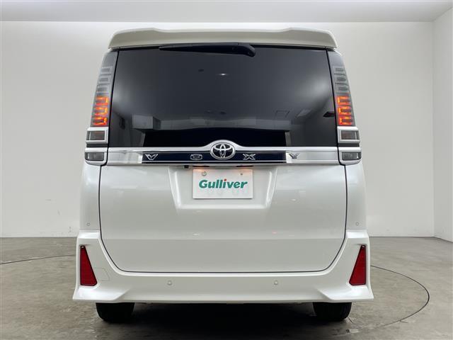 ヴォクシー ＺＳ　煌ＩＩＩ　アルパイン製１１インチナビ　バックカメラ　トヨタセーフティセンス　クルーズコントロール　前後クリアランスソナー　アルパイン製フリップダウンモニター　前方ドラレコ　両側パワスラ　ＬＥＤヘッドライト（5枚目）