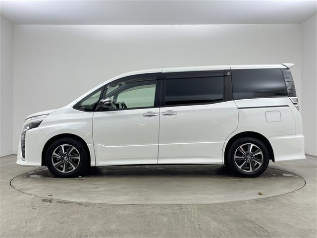 ヴォクシー ＺＳ　煌ＩＩＩ　アルパイン製１１インチナビ　バックカメラ　トヨタセーフティセンス　クルーズコントロール　前後クリアランスソナー　アルパイン製フリップダウンモニター　前方ドラレコ　両側パワスラ　ＬＥＤヘッドライト（7枚目）