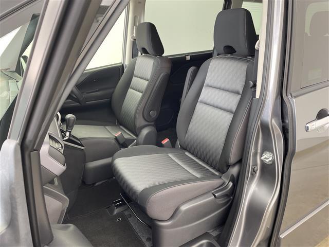 セレナ ハイウェイスターＶ　純正ナビ　ＴＶ　ＥＴＣ　全方位カメラ　両側パワースライドドア　プロパイロット　エマージェンシーブレーキ　レーダークルーズコントロール　レーンキープアシスト　ブラインドスポットモニター　前後ドラレコ（13枚目）