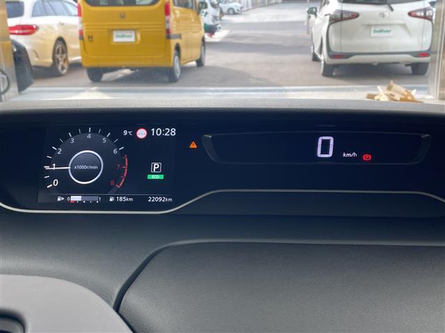 セレナ ハイウェイスターＶ　純正ナビ　ＴＶ　ＥＴＣ　全方位カメラ　両側パワースライドドア　プロパイロット　エマージェンシーブレーキ　レーダークルーズコントロール　レーンキープアシスト　ブラインドスポットモニター　前後ドラレコ（20枚目）