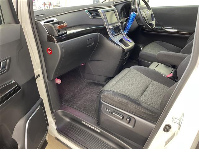 ヴェルファイア 2.4Z Gエディション ・Wサンルーフ・純正ナビ・純正フリップダウンモニター・全方位カメラ・社外ドライブレコーダー・シアターサウンドシステム・両側パワースライドドア・パワーバックドア・クルーズコントロール・社外18インチAW(12枚目)