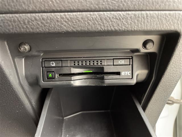 ヴェルファイア 2.4Z Gエディション ・Wサンルーフ・純正ナビ・純正フリップダウンモニター・全方位カメラ・社外ドライブレコーダー・シアターサウンドシステム・両側パワースライドドア・パワーバックドア・クルーズコントロール・社外18インチAW(32枚目)