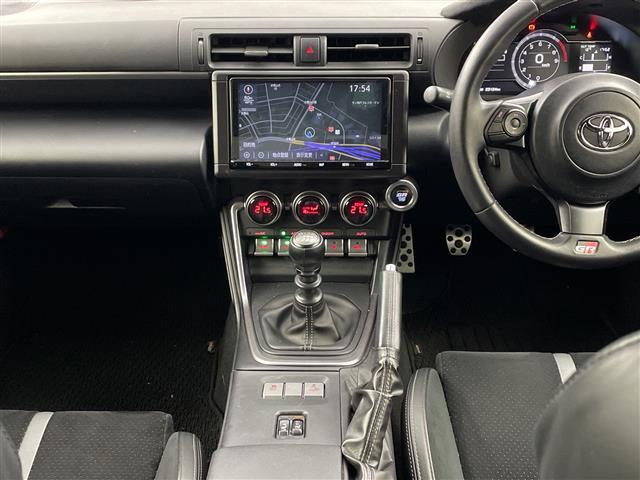 ＧＲ８６ ＲＺ　・６速ＭＴ・純正ナビ・後側方警戒支援システム・前席シートヒーター・クルーズコントロール・ステアリング連動ヘッドランプ・純正ドライブレコーダー・純正１８インチアルミ・ハーフレザー・ＬＥＤ・リアフォグ（19枚目）