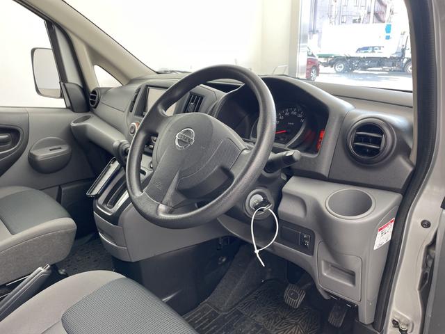 ＮＶ２００バネットバン ＶＸ　純正ナビ　ＣＤ　ＴＶ　ＳＤ　Ｂｌｕｅｔｏｏｔｈ　ＥＴＣ　リモコンキー　スペアキー　両側パワスラ　社外ドラレコ　純正フロアマット　Ｗエアバッグ（8枚目）