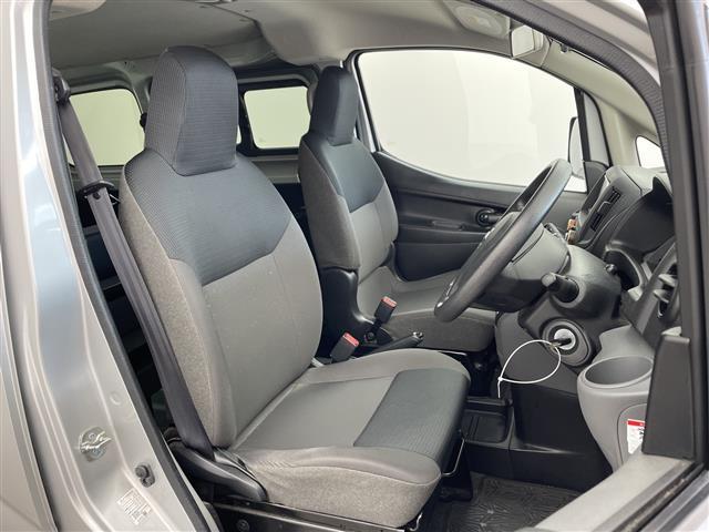 ＮＶ２００バネットバン ＶＸ　純正ナビ　ＣＤ　ＴＶ　ＳＤ　Ｂｌｕｅｔｏｏｔｈ　ＥＴＣ　リモコンキー　スペアキー　両側パワスラ　社外ドラレコ　純正フロアマット　Ｗエアバッグ（9枚目）