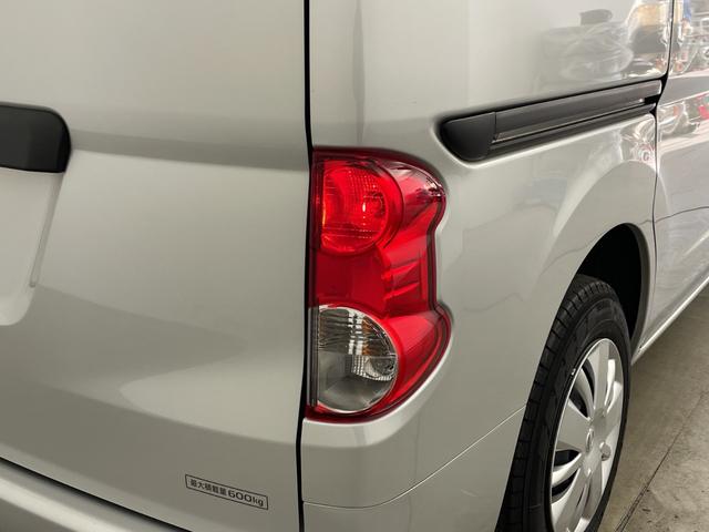 ＮＶ２００バネットバン ＶＸ　純正ナビ　ＣＤ　ＴＶ　ＳＤ　Ｂｌｕｅｔｏｏｔｈ　ＥＴＣ　リモコンキー　スペアキー　両側パワスラ　社外ドラレコ　純正フロアマット　Ｗエアバッグ（39枚目）