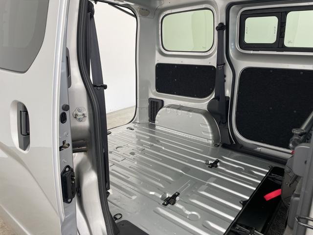 ＮＶ２００バネットバン ＶＸ　純正ナビ　ＣＤ　ＴＶ　ＳＤ　Ｂｌｕｅｔｏｏｔｈ　ＥＴＣ　リモコンキー　スペアキー　両側パワスラ　社外ドラレコ　純正フロアマット　Ｗエアバッグ（53枚目）