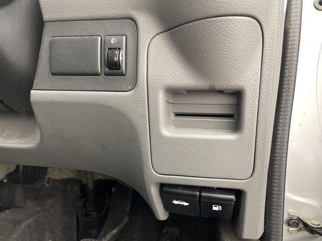 ＮＶ２００バネットバン ＶＸ　純正ナビ　ＣＤ　ＴＶ　ＳＤ　Ｂｌｕｅｔｏｏｔｈ　ＥＴＣ　リモコンキー　スペアキー　両側パワスラ　社外ドラレコ　純正フロアマット　Ｗエアバッグ（60枚目）