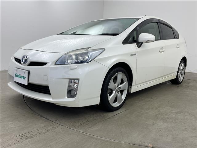 プリウス Ｓツーリングセレクション　純正ナビ　バックカメラ　ビルトインＥＴＣ　キセノンヘッドライト　オートライト　プッシュスタート　スマートキー　ＤＶＤ　ワンセグＴＶ　純正１７インチＡＷ　電動格納ミラー　横滑り防止　純正フロアマット（3枚目）