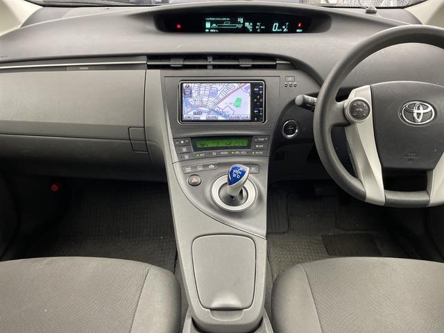 プリウス Ｓツーリングセレクション　純正ナビ　バックカメラ　ビルトインＥＴＣ　キセノンヘッドライト　オートライト　プッシュスタート　スマートキー　ＤＶＤ　ワンセグＴＶ　純正１７インチＡＷ　電動格納ミラー　横滑り防止　純正フロアマット（19枚目）
