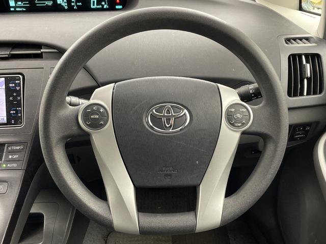 プリウス Ｓツーリングセレクション　純正ナビ　バックカメラ　ビルトインＥＴＣ　キセノンヘッドライト　オートライト　プッシュスタート　スマートキー　ＤＶＤ　ワンセグＴＶ　純正１７インチＡＷ　電動格納ミラー　横滑り防止　純正フロアマット（22枚目）