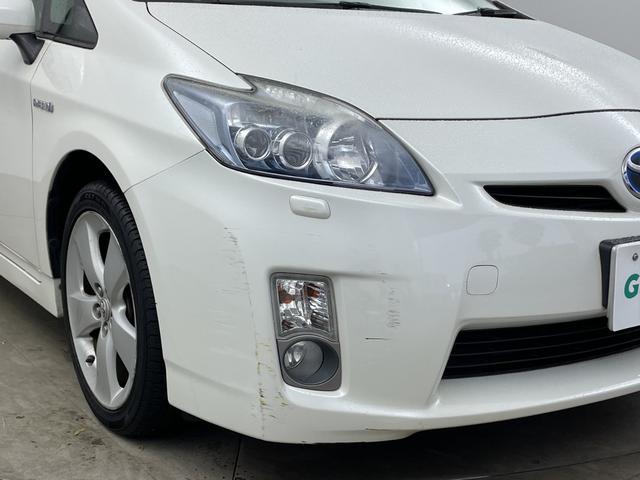 プリウス Ｓツーリングセレクション　純正ナビ　バックカメラ　ビルトインＥＴＣ　キセノンヘッドライト　オートライト　プッシュスタート　スマートキー　ＤＶＤ　ワンセグＴＶ　純正１７インチＡＷ　電動格納ミラー　横滑り防止　純正フロアマット（38枚目）