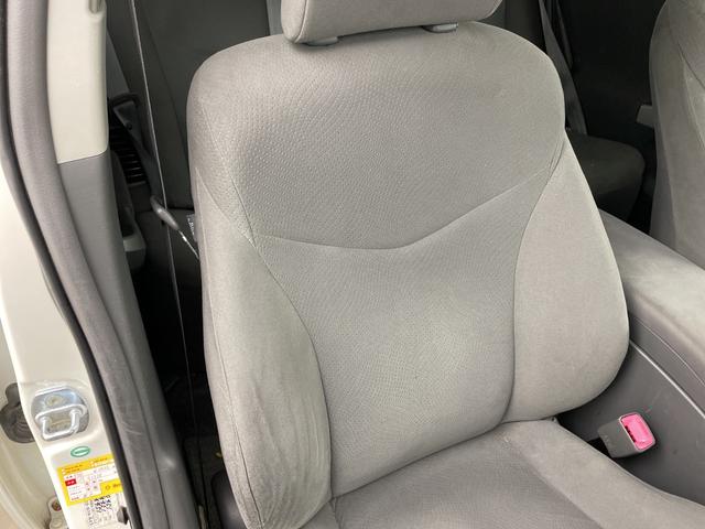 プリウス Ｓツーリングセレクション　純正ナビ　バックカメラ　ビルトインＥＴＣ　キセノンヘッドライト　オートライト　プッシュスタート　スマートキー　ＤＶＤ　ワンセグＴＶ　純正１７インチＡＷ　電動格納ミラー　横滑り防止　純正フロアマット（53枚目）