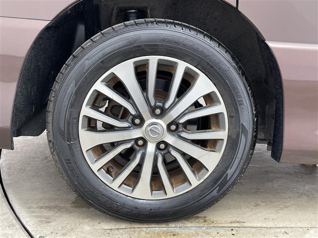 セレナ ハイウェイスター　Ｖセレ＋セーフティ　ＳＨＶ　Ａセフ　純正８型ナビ・ＥＴＣ・レーダー探知機・クルーズコントロール・ＬＥＤオートライト・フォグランプ・衝突軽減ブレーキ・車線逸脱警報・全方位カメラ・両側電動スライドドア・純正１６インチアルミ・純正フロアマット（8枚目）