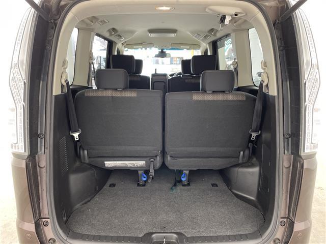 セレナ ハイウェイスター　Ｖセレ＋セーフティ　ＳＨＶ　Ａセフ　純正８型ナビ・ＥＴＣ・レーダー探知機・クルーズコントロール・ＬＥＤオートライト・フォグランプ・衝突軽減ブレーキ・車線逸脱警報・全方位カメラ・両側電動スライドドア・純正１６インチアルミ・純正フロアマット（14枚目）