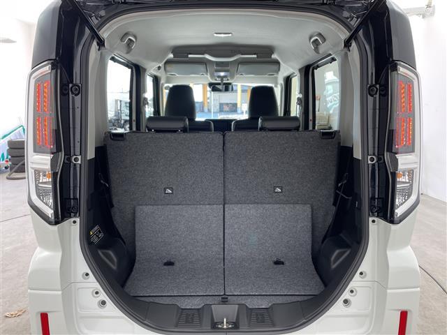 スペーシアカスタム ハイブリッドＸＳ　登録済未使用車　ナビ　ＴＶ　全方位カメラ　デュアルセンサーブレーキサポートＩＩ　車線逸脱抑制　レーダークルーズコントロール　ヘッドアップディスプレイ　両側パワースライドドア　シートヒーター　純正アルミ（16枚目）