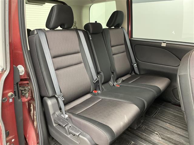 セレナ ハイウェイスター　プロパイロットエディション　ナビ　ＴＶ　バックカメラ　ＥＴＣ　両側パワースライドドア　プロパイロット　車線逸脱警報　車線逸脱防止支援　エマージェンシーブレーキ　クリアランスソナー　純正フロアマット　純正アルミホイール　ＬＥＤ（10枚目）