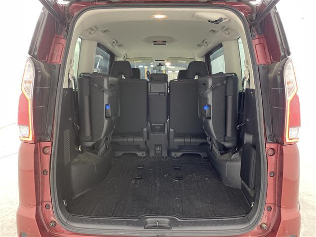 セレナ ハイウェイスター　プロパイロットエディション　ナビ　ＴＶ　バックカメラ　ＥＴＣ　両側パワースライドドア　プロパイロット　車線逸脱警報　車線逸脱防止支援　エマージェンシーブレーキ　クリアランスソナー　純正フロアマット　純正アルミホイール　ＬＥＤ（18枚目）