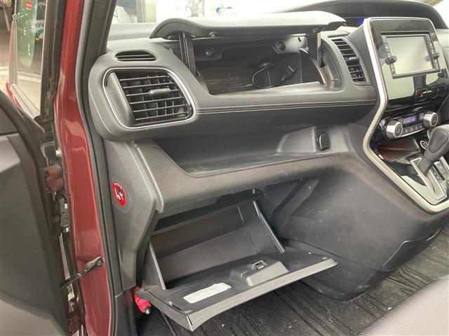 セレナ ハイウェイスター　プロパイロットエディション　ナビ　ＴＶ　バックカメラ　ＥＴＣ　両側パワースライドドア　プロパイロット　車線逸脱警報　車線逸脱防止支援　エマージェンシーブレーキ　クリアランスソナー　純正フロアマット　純正アルミホイール　ＬＥＤ（32枚目）