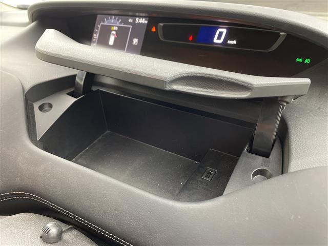 セレナ ハイウェイスター　プロパイロットエディション　ナビ　ＴＶ　バックカメラ　ＥＴＣ　両側パワースライドドア　プロパイロット　車線逸脱警報　車線逸脱防止支援　エマージェンシーブレーキ　クリアランスソナー　純正フロアマット　純正アルミホイール　ＬＥＤ（33枚目）