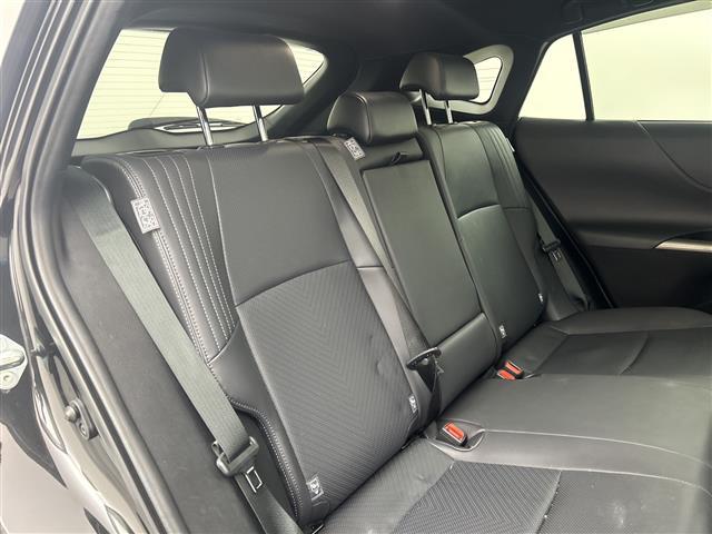 ハリアーハイブリッド Ｚ　レザーパッケージ　純正ナビ　ＴＶ　ＪＢＬサウンド　全方位カメラ　調光パノラマルーフ　レザーシート　シートヒーター　ベンチレーション　プリクラッシュセーフティ　レーントレーシングアシスト　レーントレーシングアシスト（9枚目）