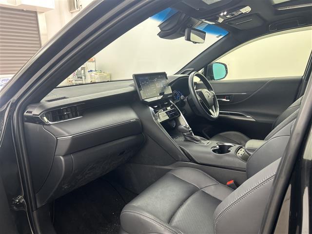 ハリアーハイブリッド Ｚ　レザーパッケージ　純正ナビ　ＴＶ　ＪＢＬサウンド　全方位カメラ　調光パノラマルーフ　レザーシート　シートヒーター　ベンチレーション　プリクラッシュセーフティ　レーントレーシングアシスト　レーントレーシングアシスト（10枚目）