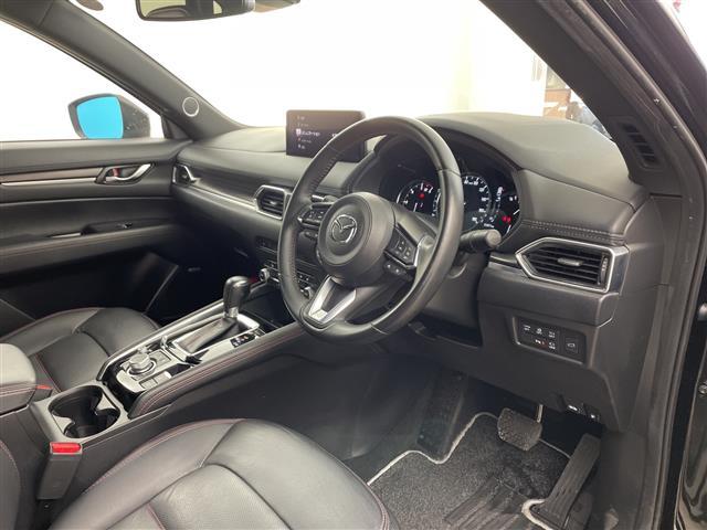 ＣＸ－５ ＸＤ　スポーツアピアランス　純正１０．２５インチディスプレイ　全方位カメラ　ＢＯＳＥサウンド　スマートブレーキサポート　スマートシティーブレーキサポート　革シート　パワーシート　純正１９インチアルミホイール　ＬＥＤヘッドライト（8枚目）