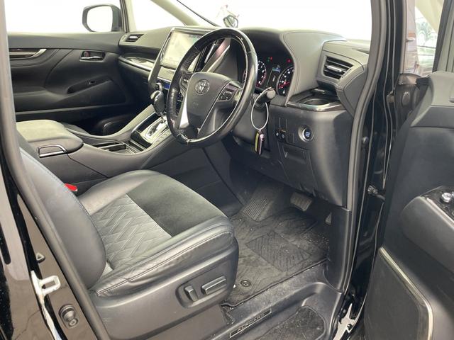 アルファード ２．５Ｓ　Ｃパッケージ　純正１０インチナビ・バックカメラ・ビルトインＥＴＣ・純正ドライブレコーダー・両側パワースライドドア・パワーバックドア・クルーズコントロール・ハーフレザー・パワーシート・ステアリングヒーター（8枚目）