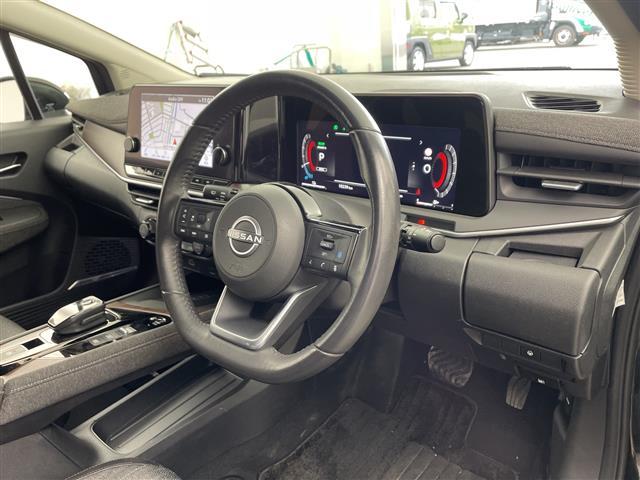 オーラ Ｇ　純正ナビ　全方位カメラ　プロパイロット　エマージェンシーブレーキ　車線逸脱警報　ＢＯＳＥプレミアムサウンド　レーダクルコン　デジタルインナーミラー　純正１７インチアルミホイール　ＬＥＤヘッドライト（8枚目）