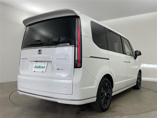 ステップワゴン ｅ：ＨＥＶスパーダ　・登録済未使用車・衝突軽減ブレーキ・アダプティブクルーズコントロール・レーンキープアシスト・オートハイビーム・純正１１．４型ナビ・純正１５．６インチ後席モニター・両側パワスラ・パワーバックドア・ＢＳＭ（3枚目）
